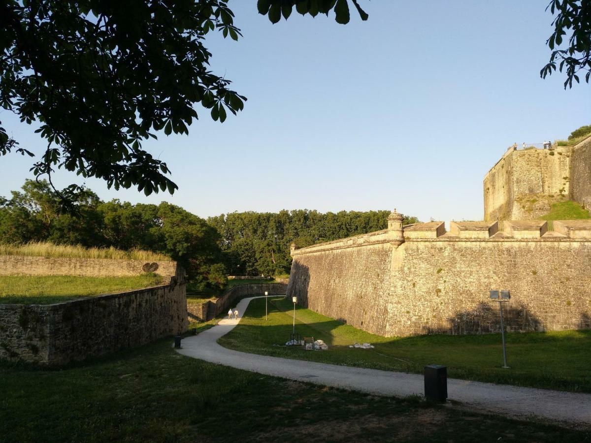 El Mirador De La Cuesta De Santo Domingo Apartman Pamplona Kültér fotó