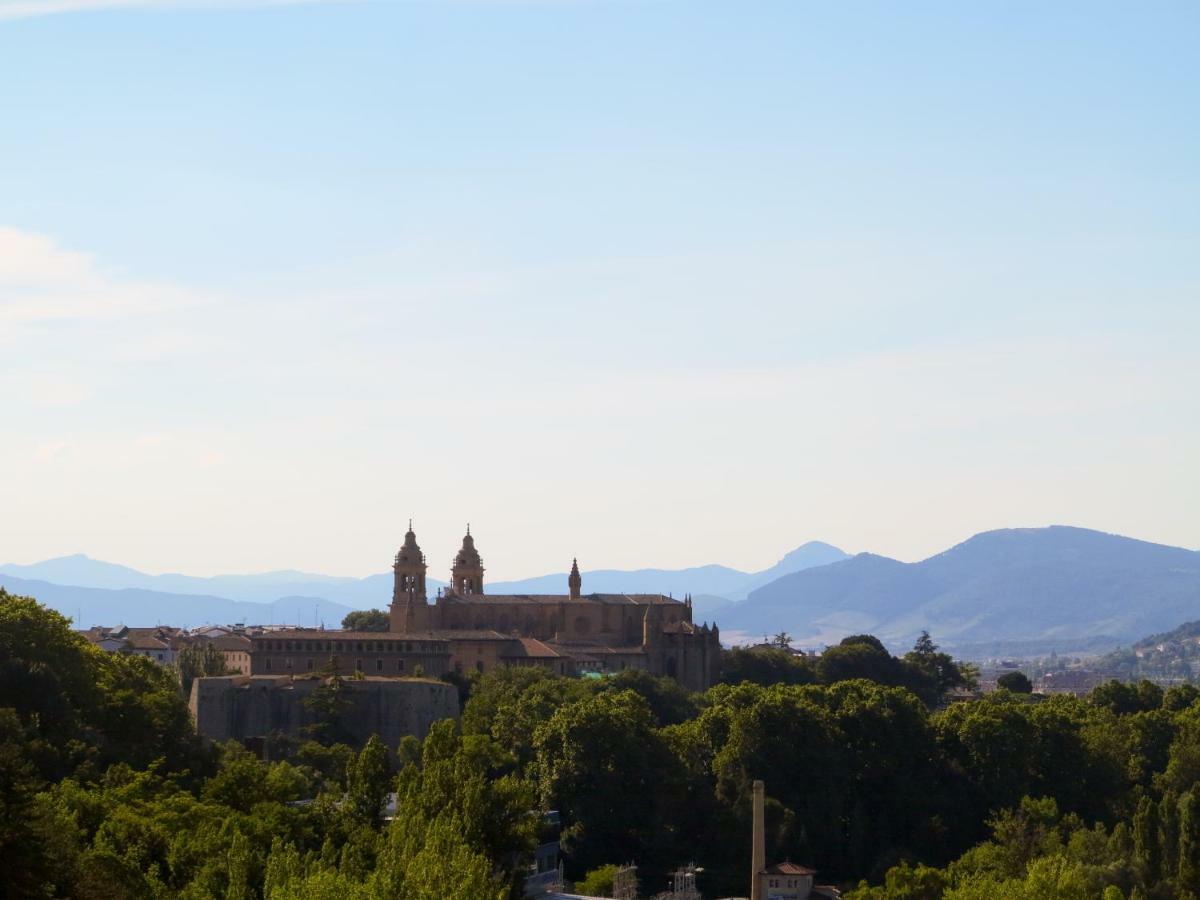 El Mirador De La Cuesta De Santo Domingo Apartman Pamplona Kültér fotó